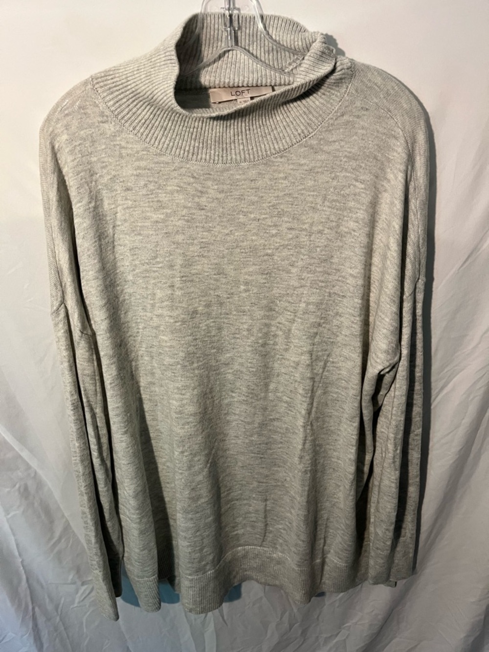 LOFT Women’s XL Light Gray Ribbed Funnel Neck Sweater